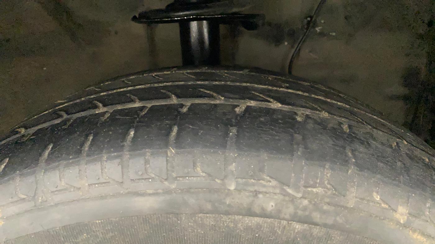 2011 Toyota Etios VX, Petrol, Manual, 71,433 km, Right Front Tyre Tread