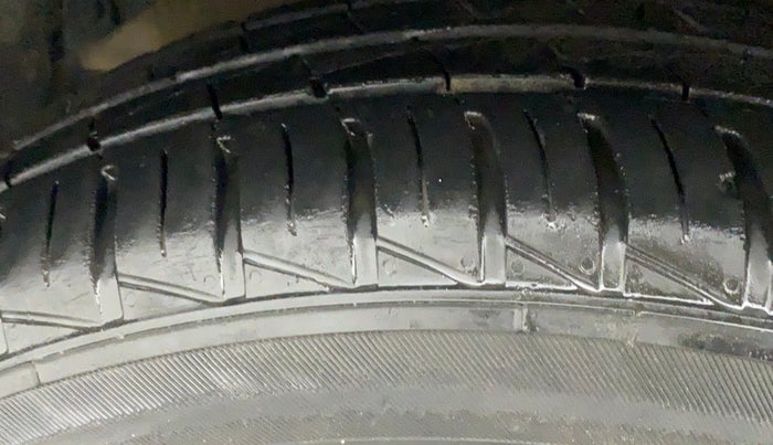 2019 Hyundai GRAND I10 NIOS SPORTZ AMT 1.2 KAPPA VTVT, Petrol, Automatic, 22,401 km, Left Front Tyre Tread