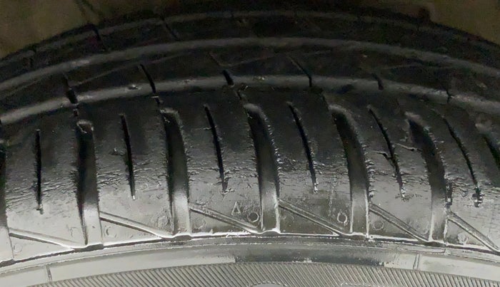 2019 Hyundai GRAND I10 NIOS SPORTZ AMT 1.2 KAPPA VTVT, Petrol, Automatic, 22,401 km, Right Front Tyre Tread