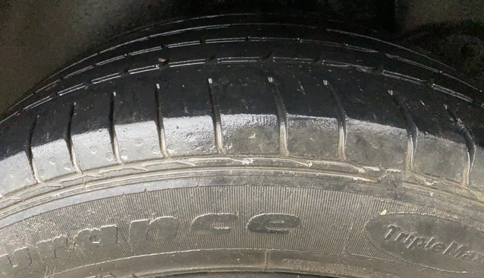 2017 Hyundai Creta E PLUS 1.6 PETROL, Petrol, Manual, 66,782 km, Left Rear Tyre Tread