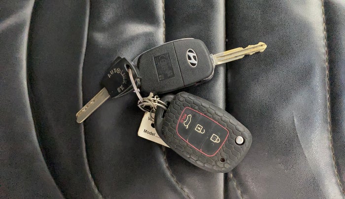 2017 Hyundai Creta E PLUS 1.6 PETROL, Petrol, Manual, 66,782 km, Key Close Up