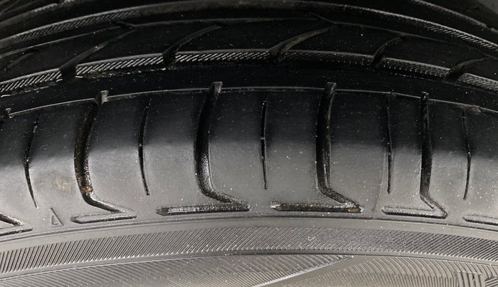 2015 Tata Bolt XT QUADRAJET, Diesel, Manual, 1,16,007 km, Right Rear Tyre Tread