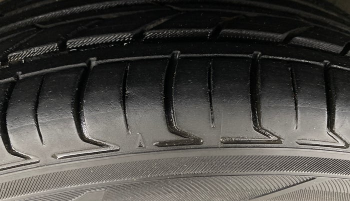 2015 Tata Bolt XT QUADRAJET, Diesel, Manual, 1,16,007 km, Left Front Tyre Tread