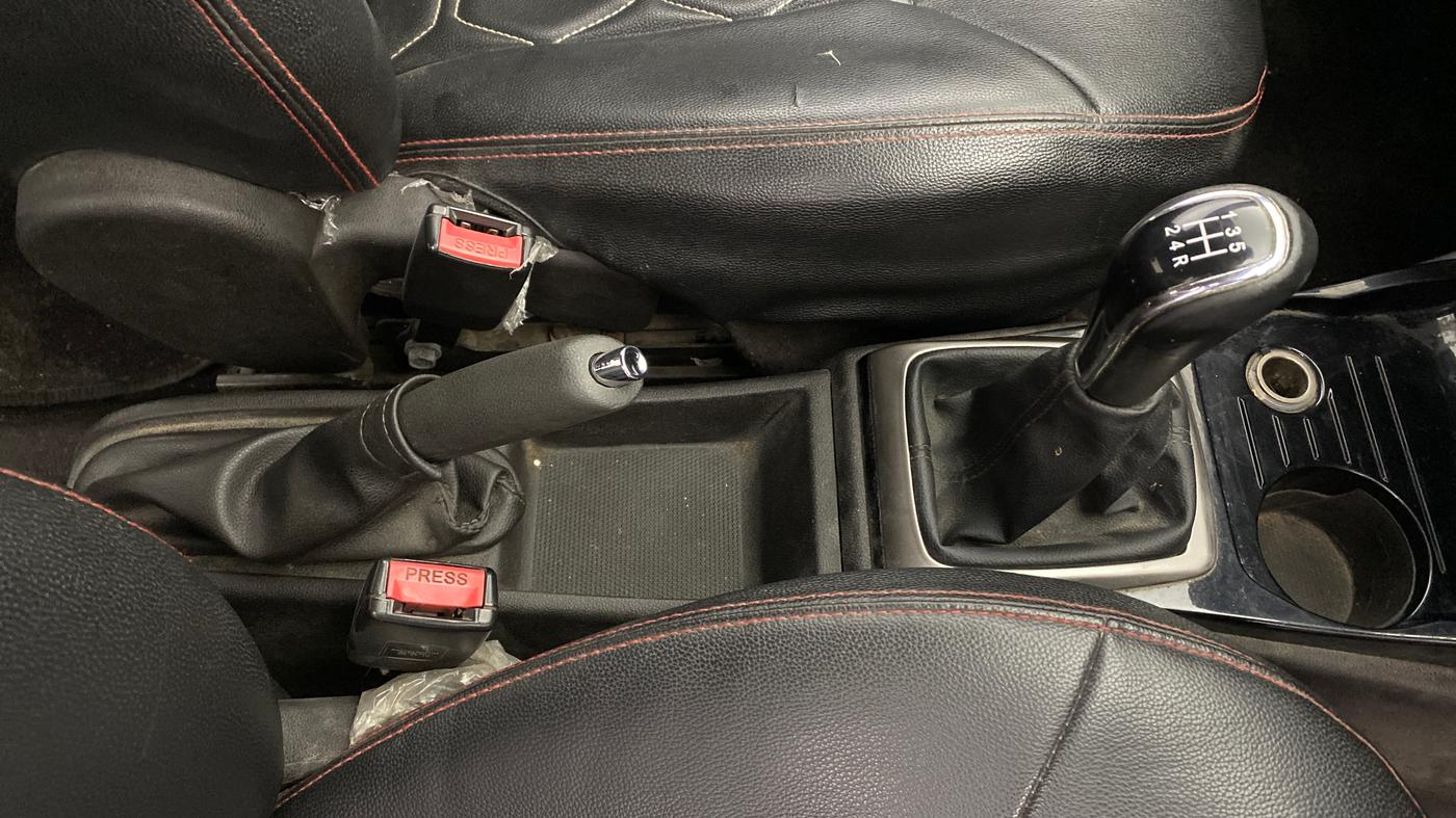 2015 Tata Bolt XT QUADRAJET, Diesel, Manual, 1,16,007 km, Gear Lever