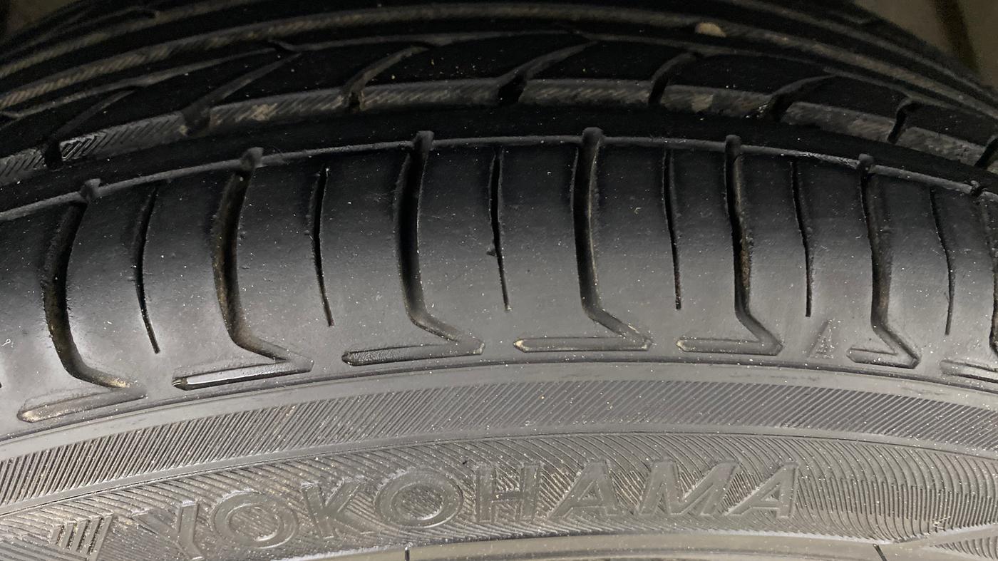 2015 Tata Bolt XT QUADRAJET, Diesel, Manual, 1,16,007 km, Right Front Tyre Tread