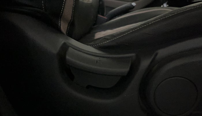 2017 Hyundai Elite i20 ASTA 1.2, Petrol, Manual, 13,773 km, Driver Side Adjustment Panel