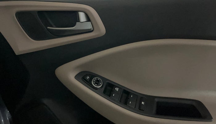 2017 Hyundai Elite i20 ASTA 1.2, Petrol, Manual, 13,773 km, Driver Side Door Panels Control