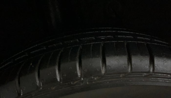 2017 Hyundai Elite i20 ASTA 1.2, Petrol, Manual, 13,773 km, Right Rear Tyre Tread