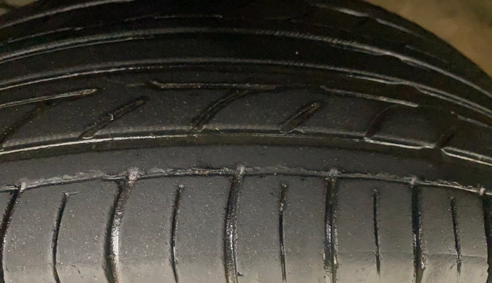 2016 Honda Brio S MT, Petrol, Manual, 54,165 km, Left Front Tyre Tread