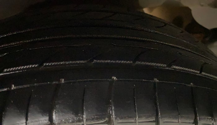 2016 Honda Brio S MT, Petrol, Manual, 54,165 km, Left Rear Tyre Tread