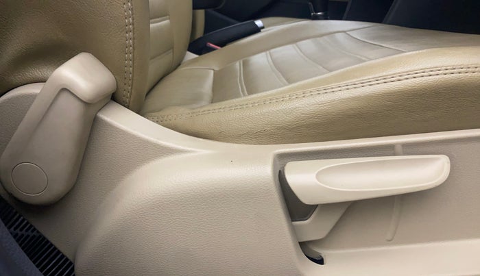 2016 Volkswagen Ameo HIGHLINE1.2L, Petrol, Manual, 75,233 km, Driver Side Adjustment Panel