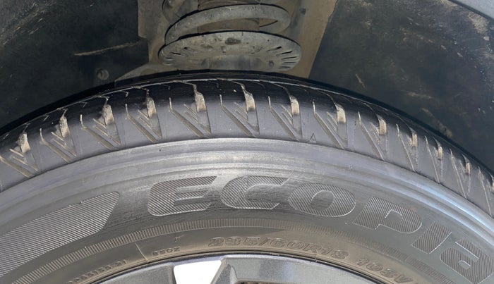 2022 Mahindra XUV700 AX 7 D AT 7 STR, Diesel, Automatic, 71,378 km, Right Front Tyre Tread