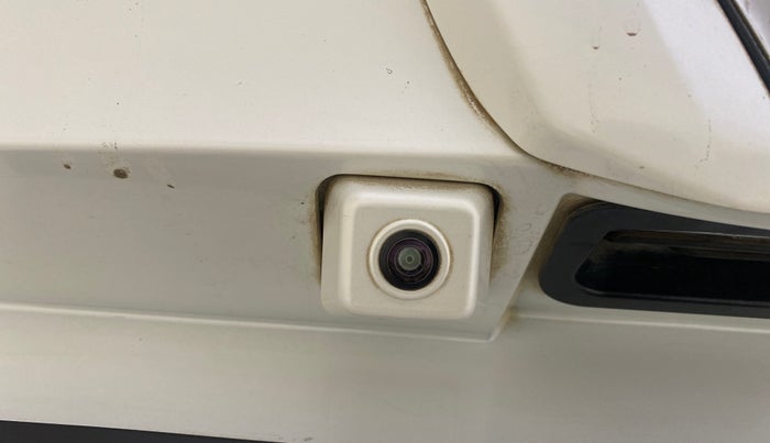 2022 Mahindra XUV700 AX 7 D AT 7 STR, Diesel, Automatic, 71,378 km, Parking Camera