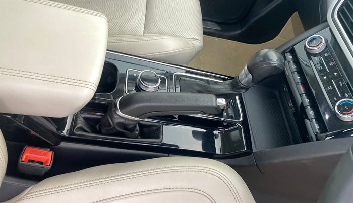 2022 Mahindra XUV700 AX 7 D AT 7 STR, Diesel, Automatic, 71,378 km, Gear Lever