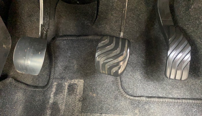 2016 Renault Kwid RXT 0.8, Petrol, Manual, 74,479 km, Pedals