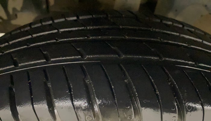 2016 Renault Kwid RXT 0.8, Petrol, Manual, 74,479 km, Left Front Tyre Tread