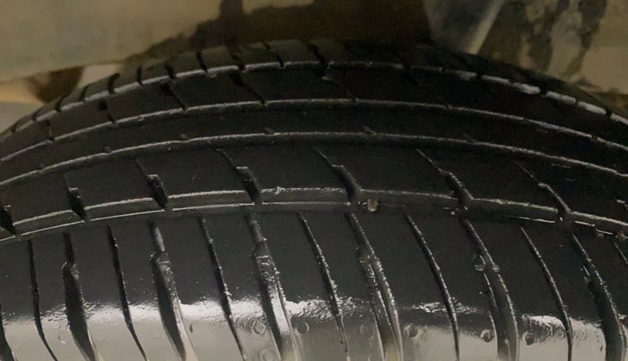 2016 Renault Kwid RXT 0.8, Petrol, Manual, 74,479 km, Left Rear Tyre Tread