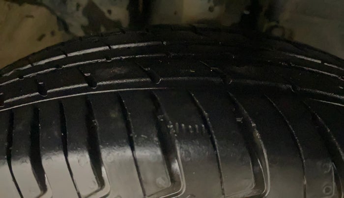 2016 Renault Kwid RXT 0.8, Petrol, Manual, 74,479 km, Right Front Tyre Tread