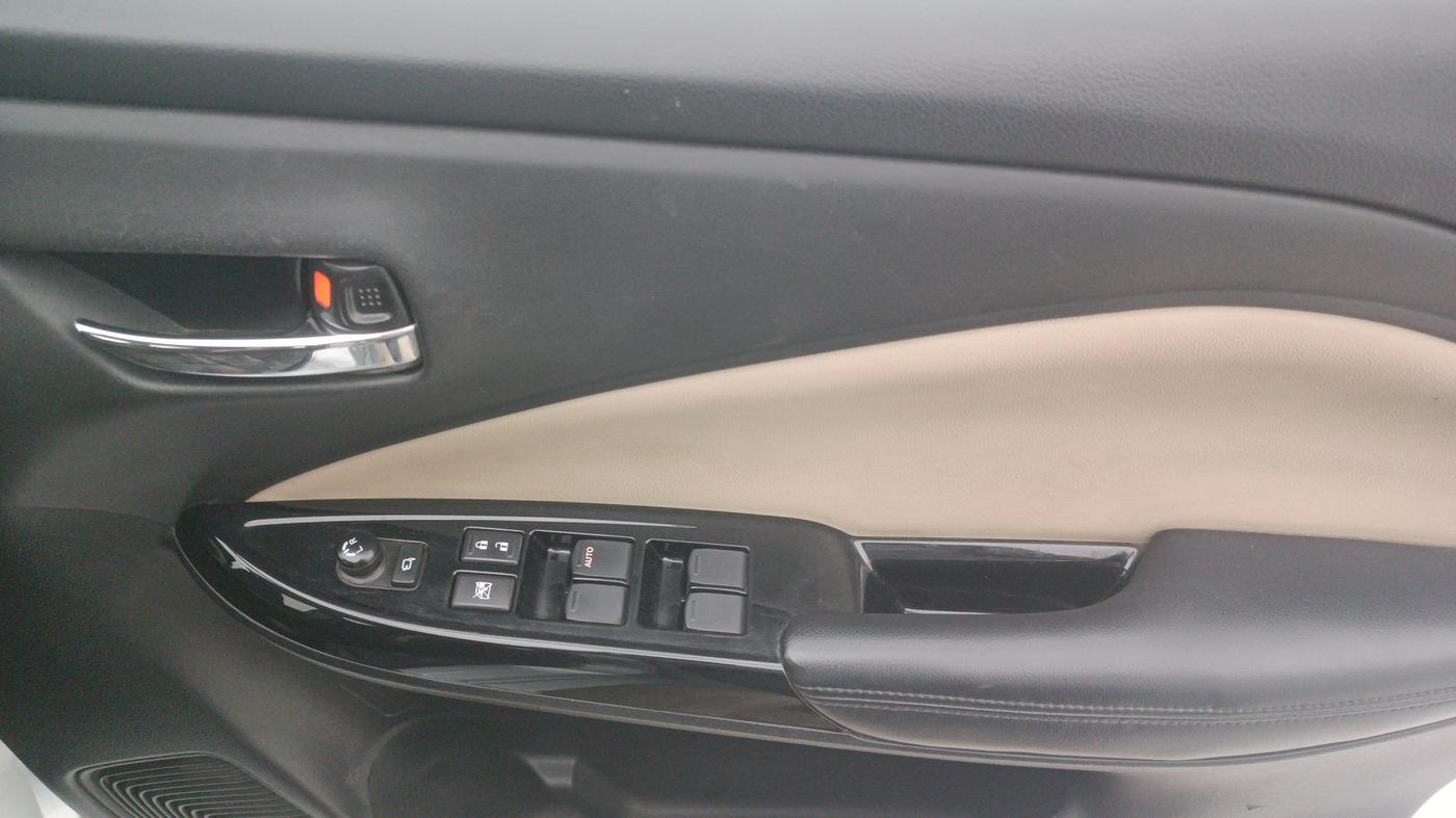 2022 Toyota Glanza G, Petrol, Manual, 48,294 km, Driver Side Door Panels Control