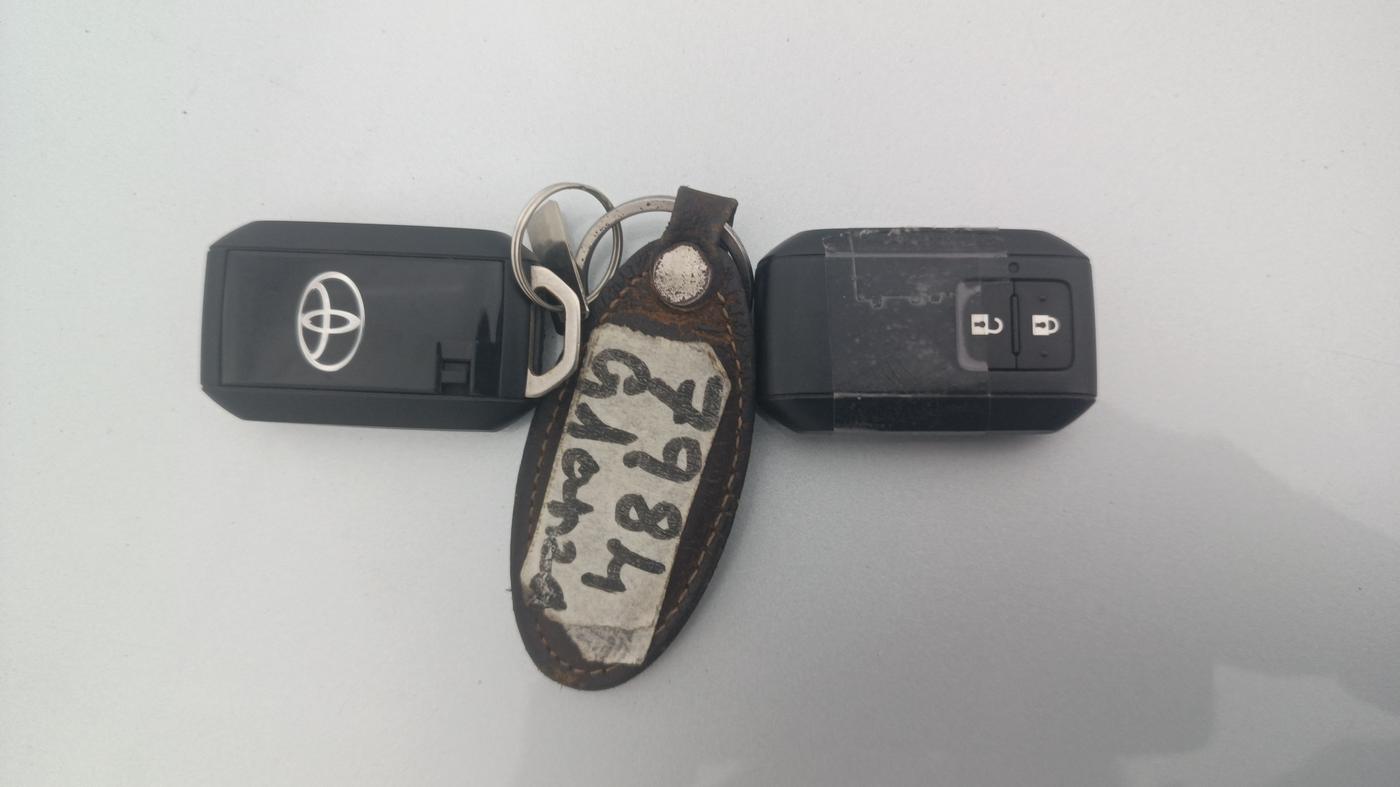 2022 Toyota Glanza G, Petrol, Manual, 48,294 km, Key Close Up