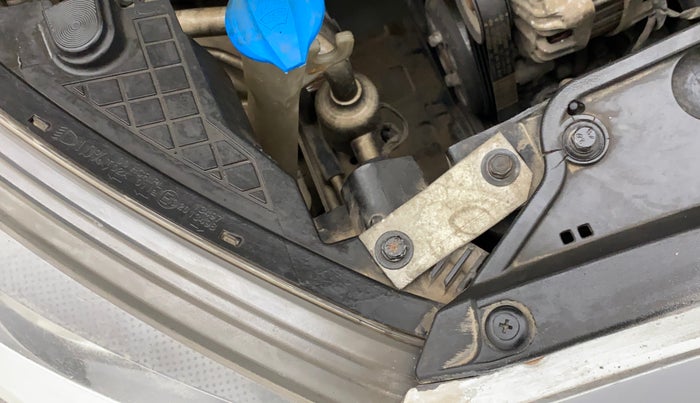 2013 Hyundai i20 SPORTZ 1.2, Petrol, Manual, 72,601 km, Right headlight - Clamp has minor damage