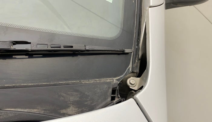 2013 Hyundai i20 SPORTZ 1.2, Petrol, Manual, 72,601 km, Bonnet (hood) - Cowl vent panel has minor damage