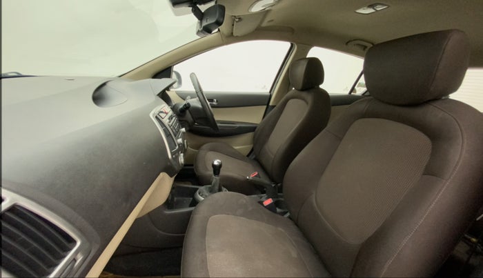 2013 Hyundai i20 SPORTZ 1.2, Petrol, Manual, 72,601 km, Right Side Front Door Cabin