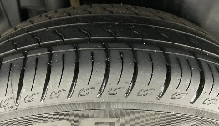 2022 Maruti Vitara Brezza LXI, Petrol, Manual, 1,695 km, Right Rear Tyre Tread