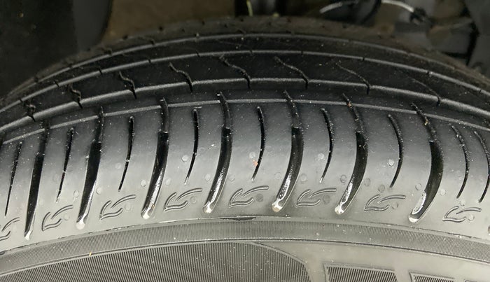 2022 Maruti Vitara Brezza LXI, Petrol, Manual, 1,695 km, Right Front Tyre Tread