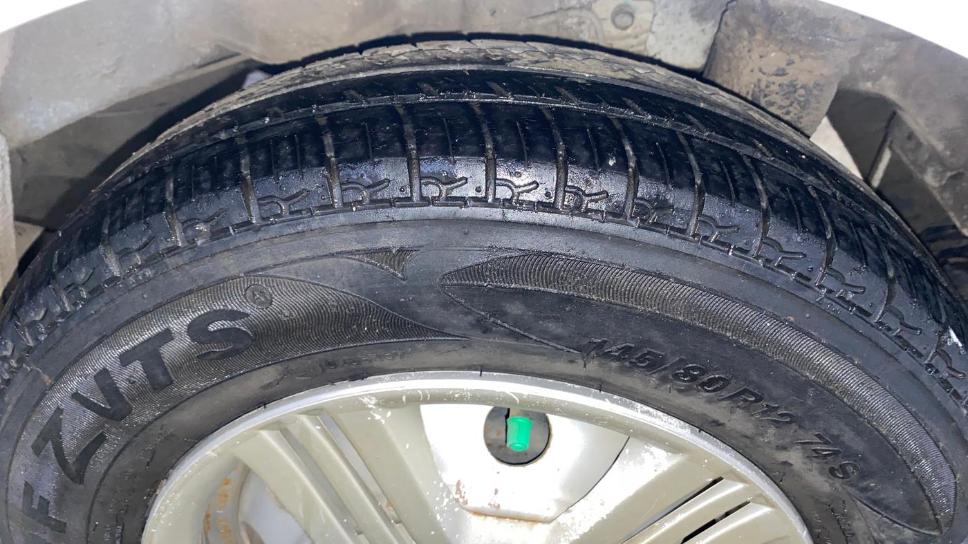 2016 Hyundai Eon ERA +, Petrol, Manual, 29,274 km, Left Rear Tyre Tread