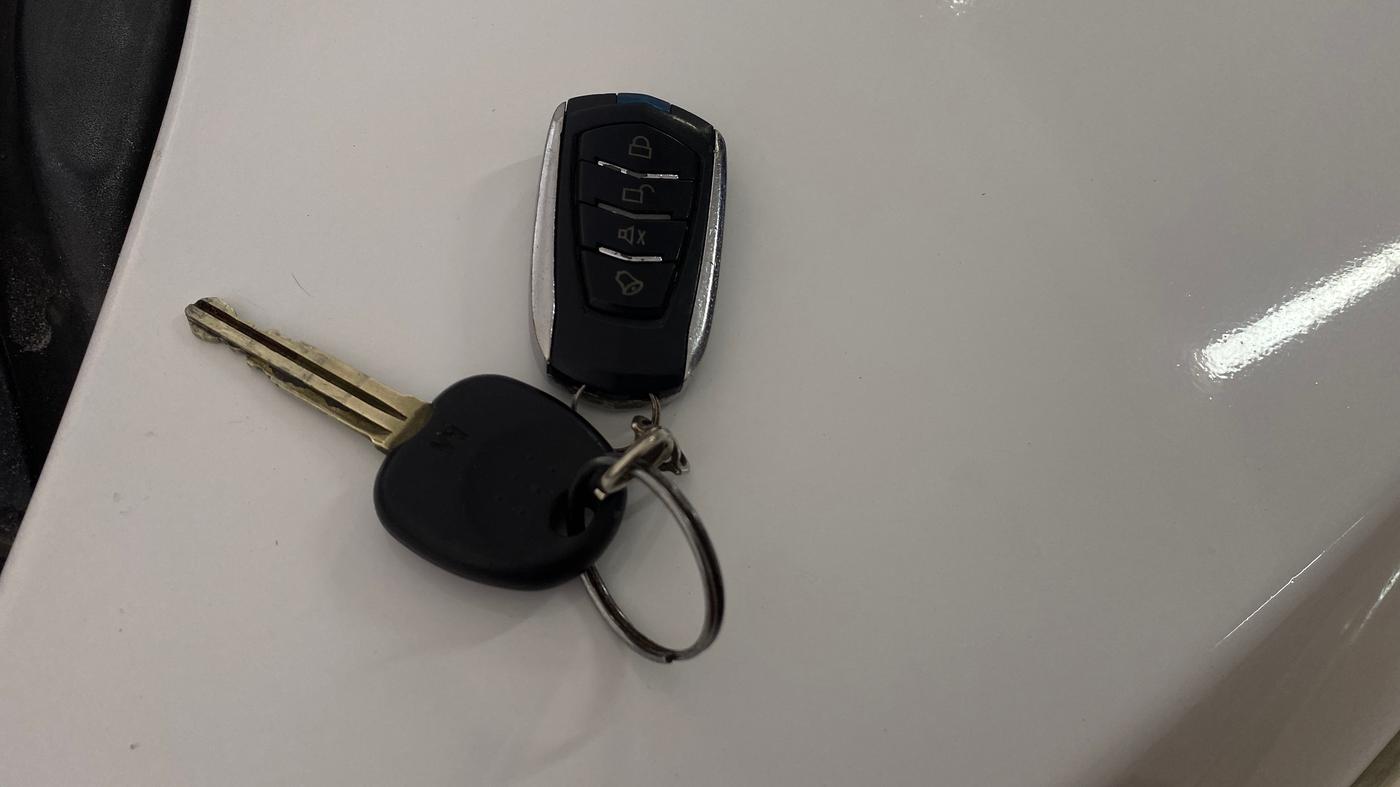 2016 Hyundai Eon ERA +, Petrol, Manual, 29,274 km, Key Close Up