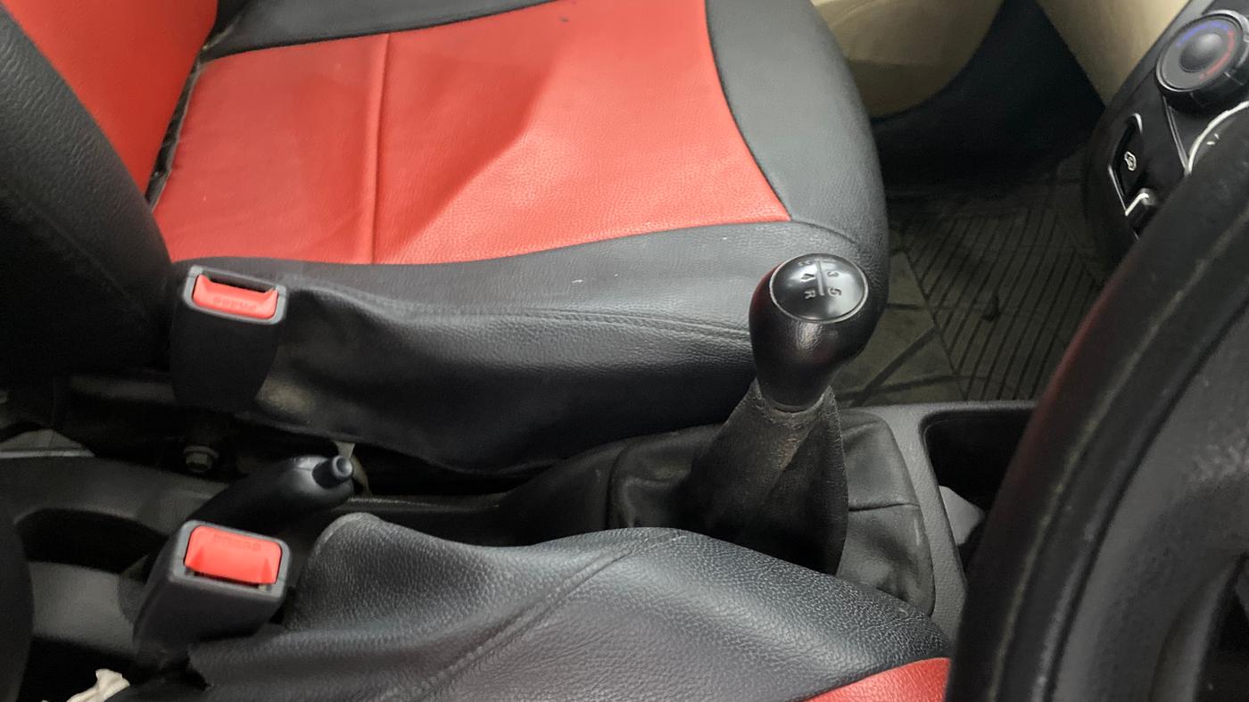2016 Hyundai Eon ERA +, Petrol, Manual, 29,274 km, Gear Lever