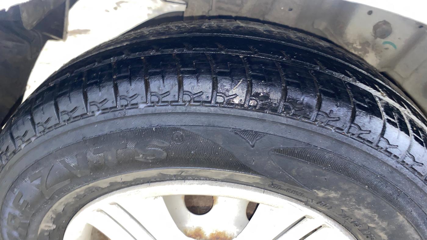 2016 Hyundai Eon ERA +, Petrol, Manual, 29,274 km, Right Rear Tyre Tread