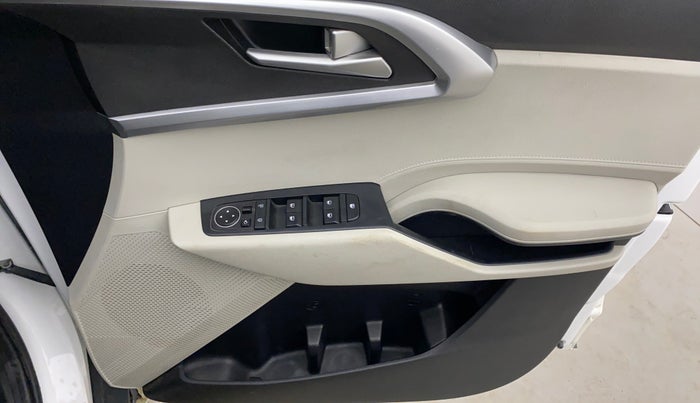 2022 KIA CARENS PRESTIGE PLUS 1.5 DIESEL 7 STR, Diesel, Manual, 40,230 km, Driver Side Door Panels Control