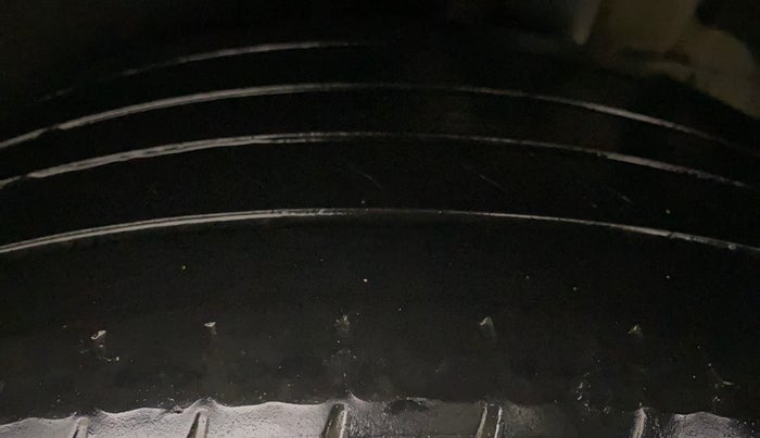 2022 KIA CARENS PRESTIGE PLUS 1.5 DIESEL 7 STR, Diesel, Manual, 40,230 km, Left Rear Tyre Tread