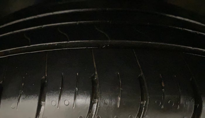 2022 KIA CARENS PRESTIGE PLUS 1.5 DIESEL 7 STR, Diesel, Manual, 40,230 km, Left Front Tyre Tread