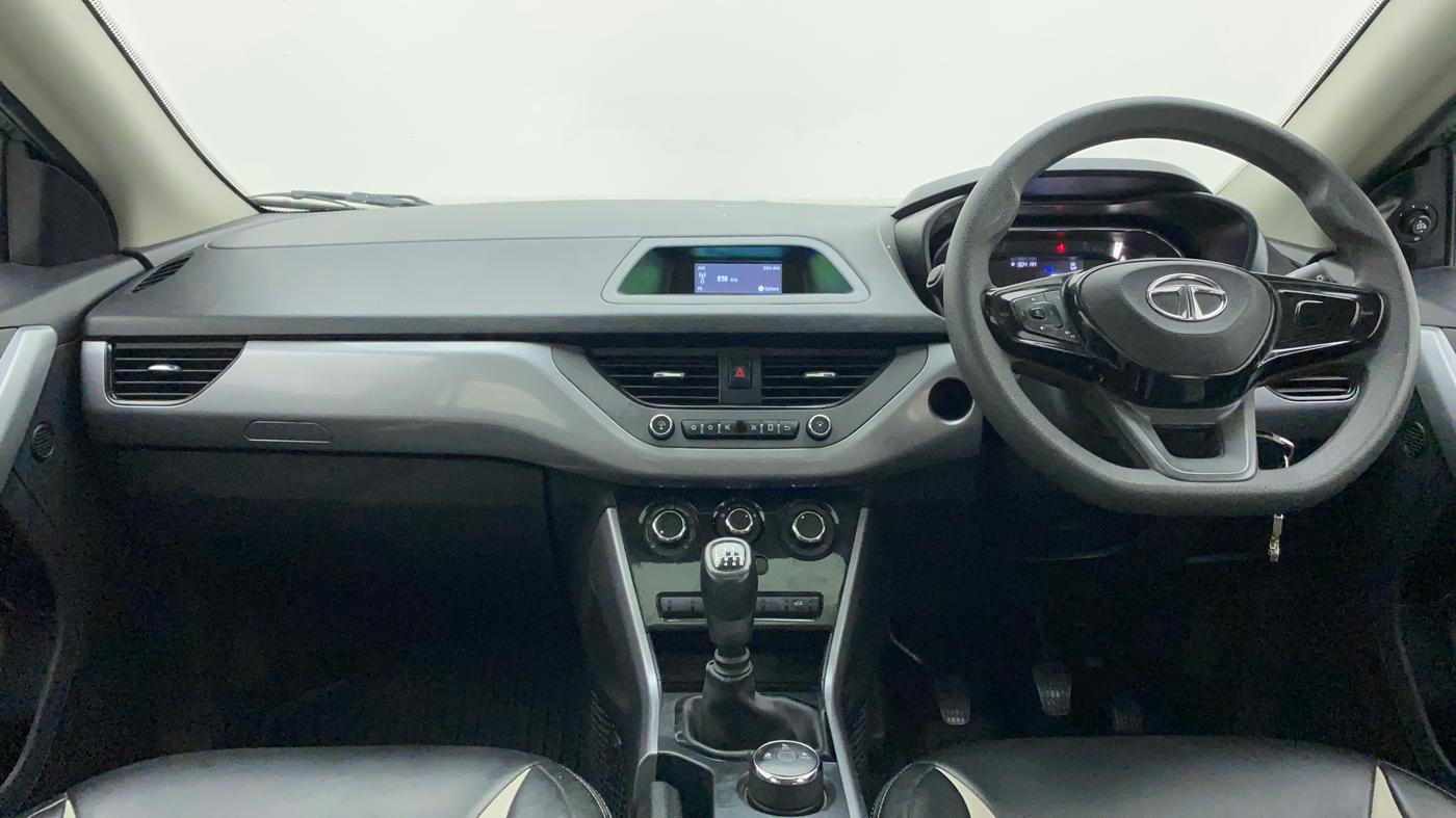 2022 Tata NEXON XM SUNROOF PETROL, Petrol, Manual, 13,536 km, Dashboard
