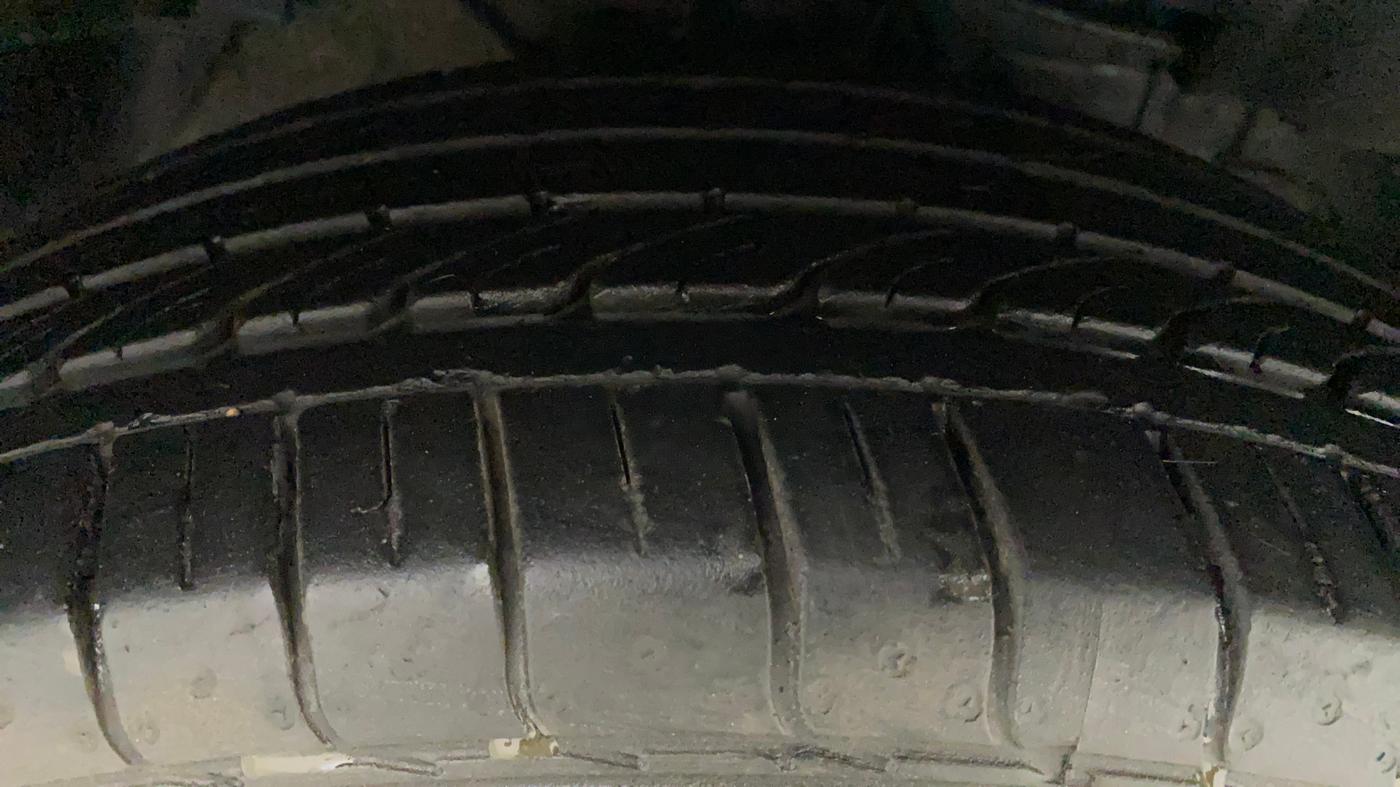 2022 Tata NEXON XM SUNROOF PETROL, Petrol, Manual, 13,536 km, Right Front Tyre Tread