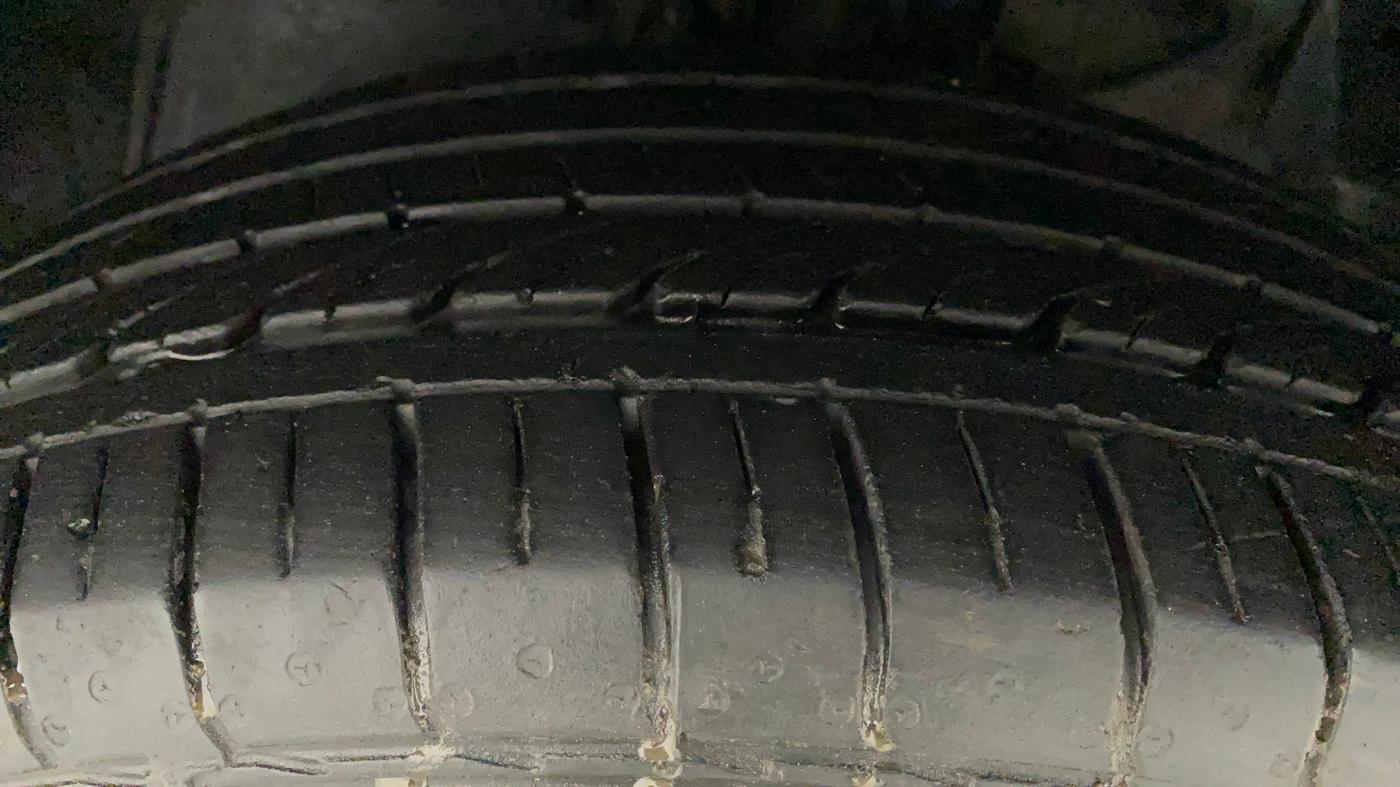 2022 Tata NEXON XM SUNROOF PETROL, Petrol, Manual, 13,536 km, Left Front Tyre Tread