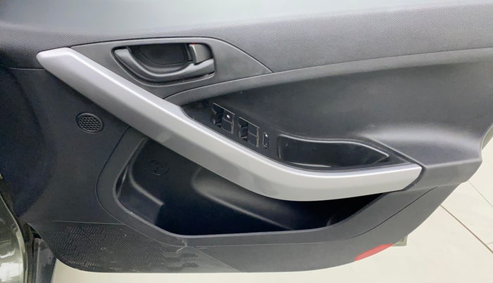 2022 Tata NEXON XM SUNROOF PETROL, Petrol, Manual, 13,536 km, Driver Side Door Panels Control