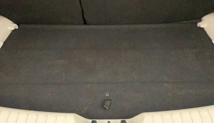 2023 Mahindra XUV300 W6 1.2 PETROL, Petrol, Manual, 13,812 km, Boot Inside