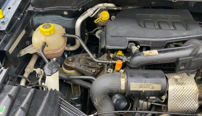 2023 Mahindra XUV300 W6 1.2 PETROL, Petrol, Manual, 13,812 km, Engine View - Right