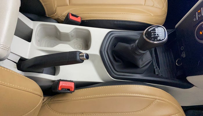 2023 Mahindra XUV300 W6 1.2 PETROL, Petrol, Manual, 13,812 km, Gear Lever