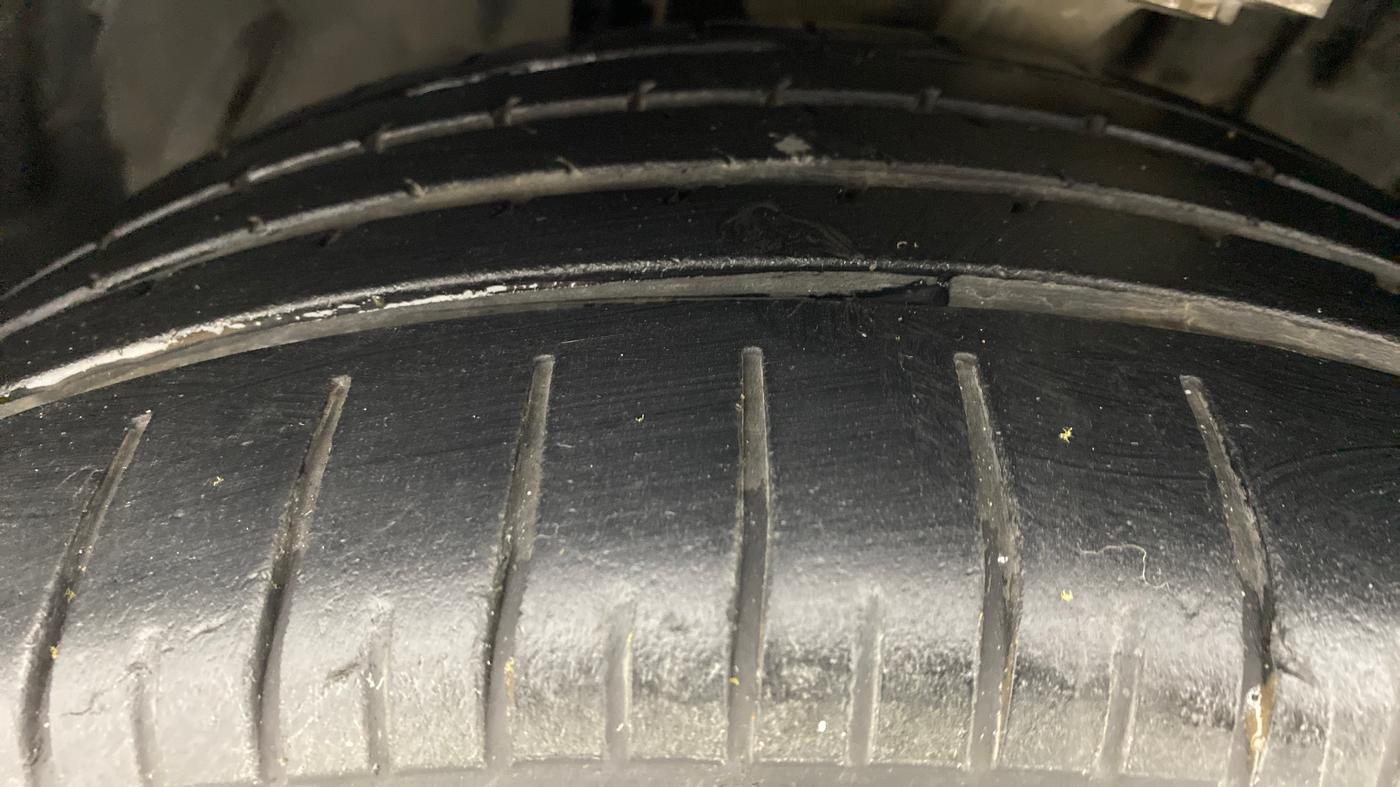 2014 Mercedes Benz C Class C 200 AVANTGARDE, Petrol, Automatic, 59,081 km, Left Front Tyre Tread