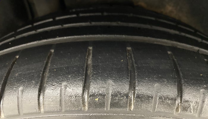 2014 Mercedes Benz C Class C 200 AVANTGARDE, Petrol, Automatic, 59,081 km, Right Rear Tyre Tread