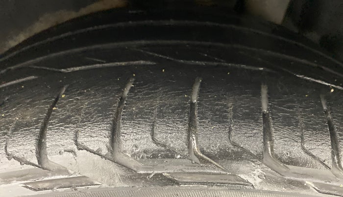 2014 Mercedes Benz C Class C 200 AVANTGARDE, Petrol, Automatic, 59,081 km, Left Rear Tyre Tread