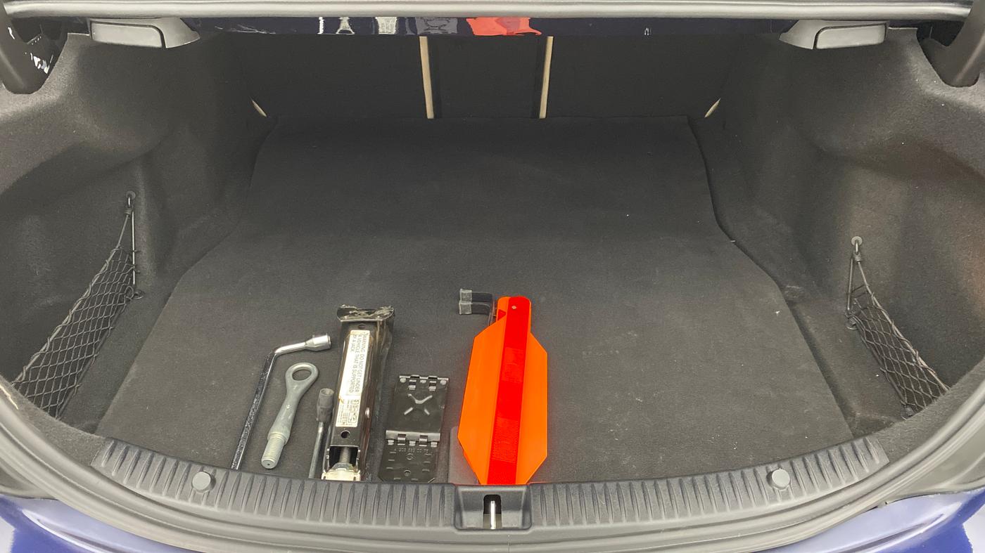 2014 Mercedes Benz C Class C 200 AVANTGARDE, Petrol, Automatic, 59,081 km, Boot Inside
