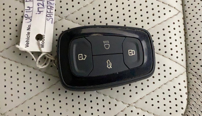 2022 Tata Safari XZ PLUS GOLD, Diesel, Manual, 47,279 km, Key Close Up