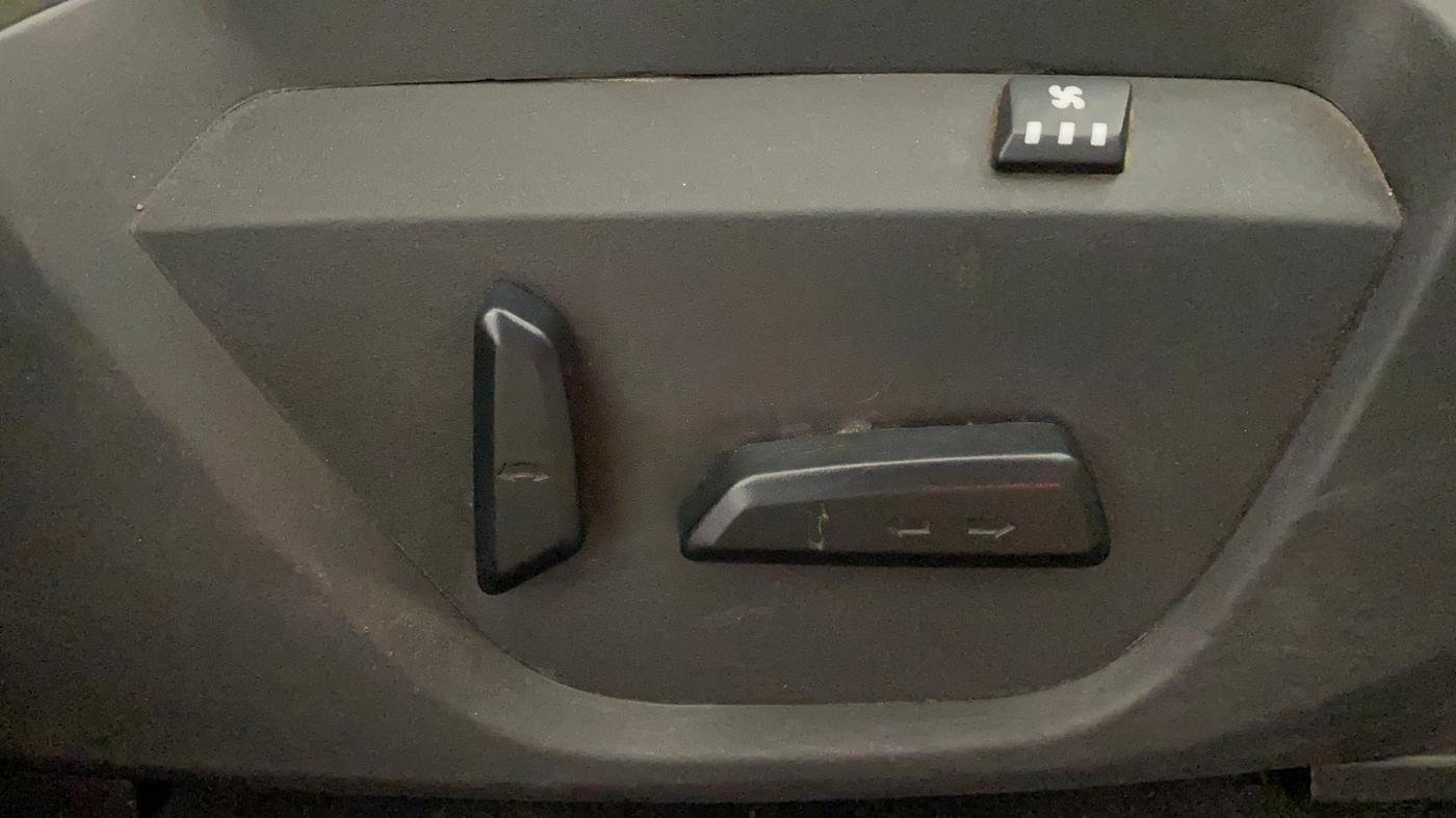2022 Tata Safari XZ PLUS GOLD, Diesel, Manual, 47,416 km, Driver Side Adjustment Panel