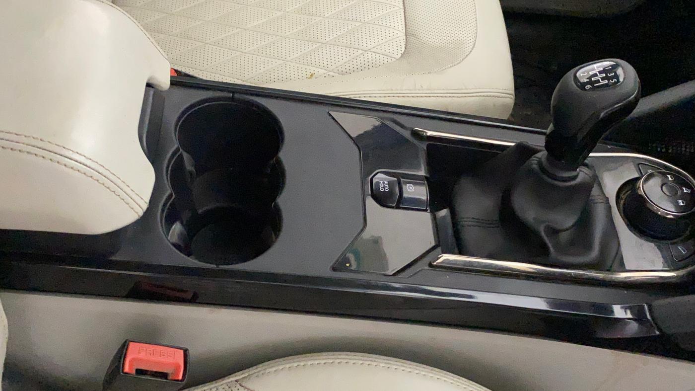 2022 Tata Safari XZ PLUS GOLD, Diesel, Manual, 47,416 km, Gear Lever